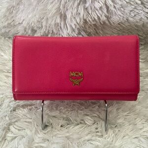 SOLD ❌ Like New Condition MCM Leather Long Pink Wallet 🩷